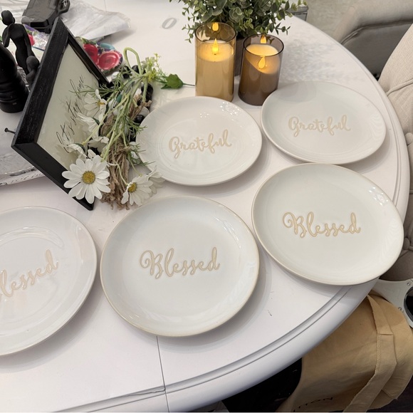 Better Homes And Gardens Other - Better Homes And Gardens Cream 'Grateful' Dinner Plate